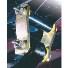 Nissan Patrol Greasable Shackles by Old Man Emu, 1987-1997 (Y60)